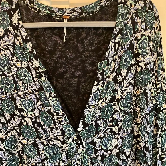 Free People deep V flowy tunic EUC L - Picture 2 of 8